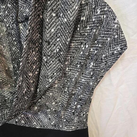 Guess Los Angeles Blouson Fitted Dress 3 Cowl Neck Cap Sleeve Black White - Picture 4 of 12